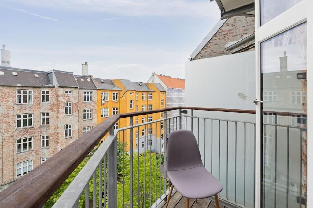 Apartment Bright With Balcony Close To Center *